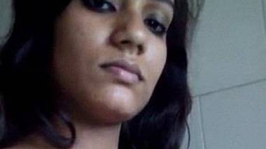Dobi Xnxx - Natural Sexy Figured Srilankan Lady Bathroom Selfie indian sex tube