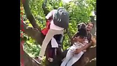 380px x 214px - Desi Teens Having A Good Time In The Park indian sex tube