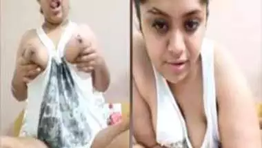 380px x 214px - Desi Wife With Dissected Eyebrow Flashes Tits During The Porn Video Call  indian sex tube