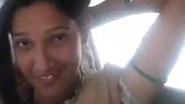 Kashmiri Girl B Oob Press In Car - Exclusive Cute Indians Boobs Sucking In Car indian sex tube