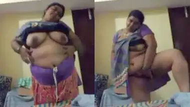 Xxhinbi - Desi Aunty Hot Show Of Video Call â€“ No Sound indian sex tube