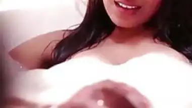 Hot Bathing indian sex tube