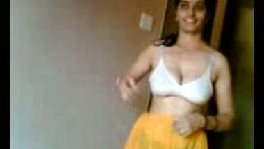 Xxx Salma Ji Ka - Cute Salma Get Nude And Hot Fun indian sex tube