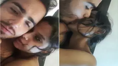 Indian Chick Dramatically Kisses Her Partner In Bed In Soft Porn Video  indian sex tube