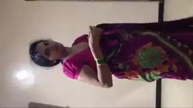 Sexy Aunty Removing Saree In Front Of Lover indian sex tube