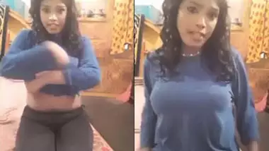 Girl Lifting Top And Shaking Boobs With Audio Sexy Live indian sex tube