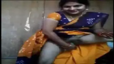 Kompos Sexe - Horny Indian Aunty In Saree Masturbating With Cucumber indian sex tube