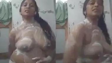Hot Mallu Girl Opening Her Pussy Lips Before The Bath indian sex tube